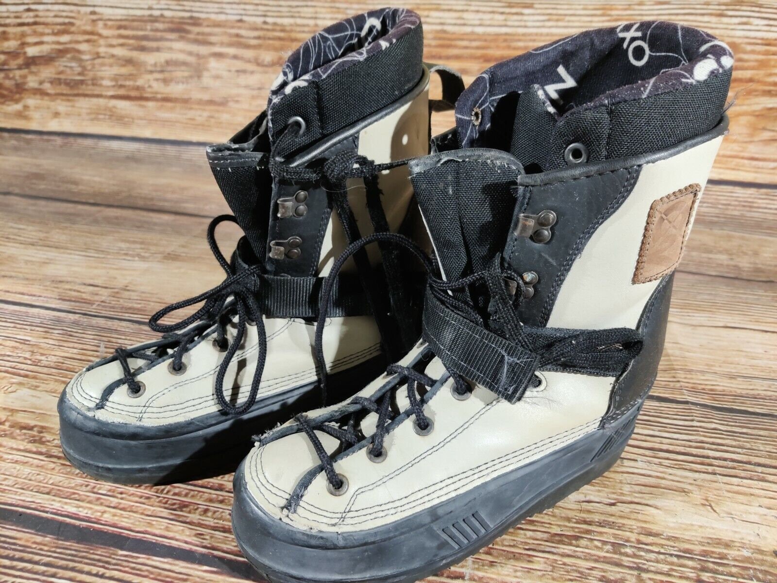 Airwalk freeride deals snowboard boots