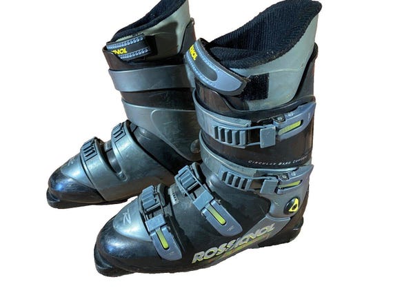 Downhill ski boot sizing clearance