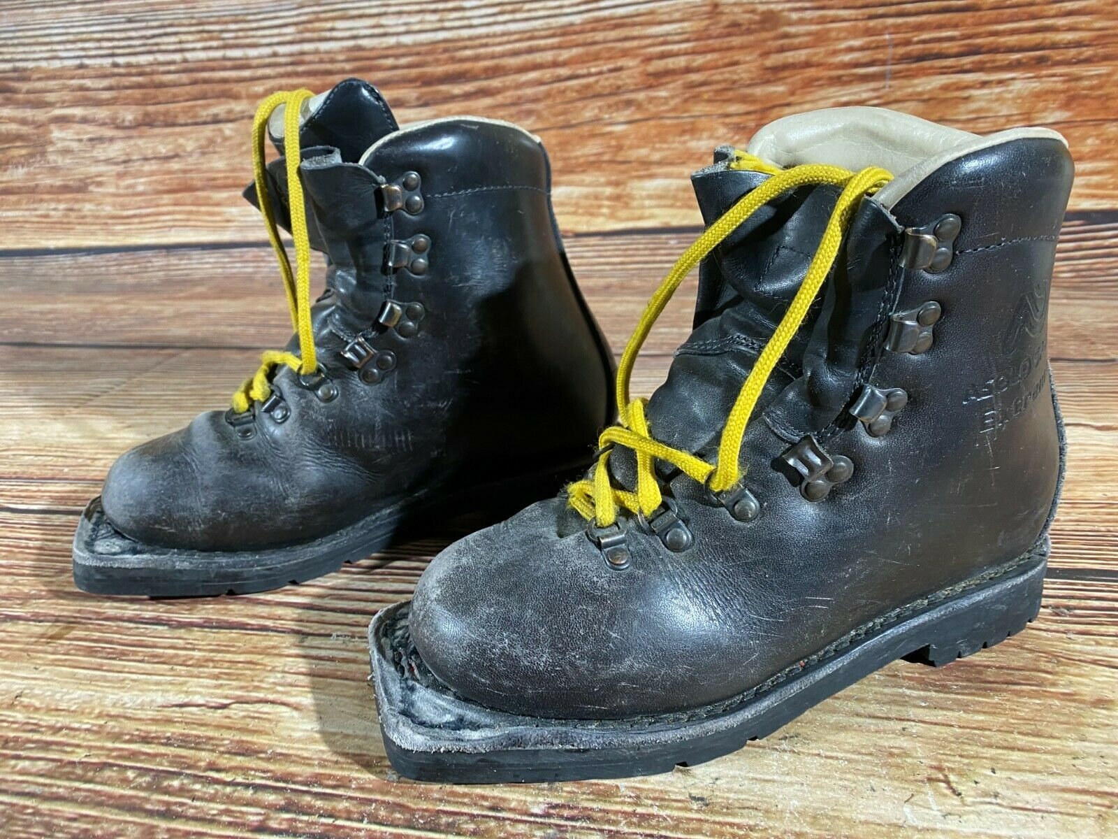 leather 75mm ski boots