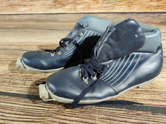 Vintage cross country ski hotsell boots
