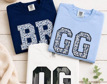 CUSTOM [WORD] Appliqué T-Shirt | Custom Letter Shirt | Zig Zag Stitch Tee | vintage style graphic tee | Custom sports teeam shirt