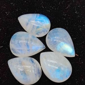 Arcobaleno Moonstone Pera Cabochon calibrato naturale Pietre preziose sciolte piatte sul retro 1 pezzo Dimensione lotto 4x6, 5x7, 5x8, 6x9, 7x10, 8x12, 10x14 MM