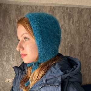 Hand-knitted Adult Bow Tie Bonnet, Handmade Green Bonnet, Unisex Bonnet, Winter Bonnet, Handmade Winter Warm Hat, Handmade Balaclava