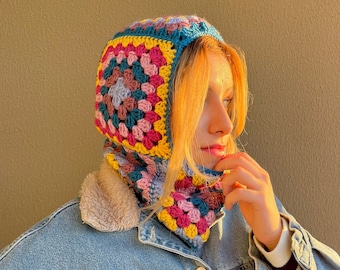 Cagoule au crochet, cagoule carrée de grand-mère, cagoule colorée faite main, chapeau carré de grand-mère, chapeau d'hiver, cadeau de Noël, cagoule de Noël