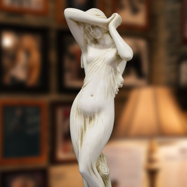 Skulptur der sich ausdehnenden Venus. Geformter Marmor. 50cm. Handgefertigt in Spanien. Antike Kunst. Dekorations-, Garten- und Geschenkideen.
