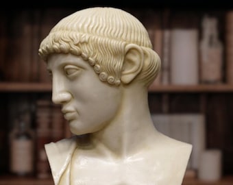 Head of Apollo of Olympia. 32 cm. Molded marble. Handmade in Spain. Decoration and gift ideas. Reproductions of ancient art