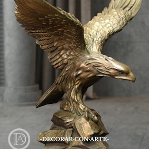 Eagle figure with bronze patina. 37cm. Gift ideas. Decoration idea for an office. Decorate with art. Gift for men.