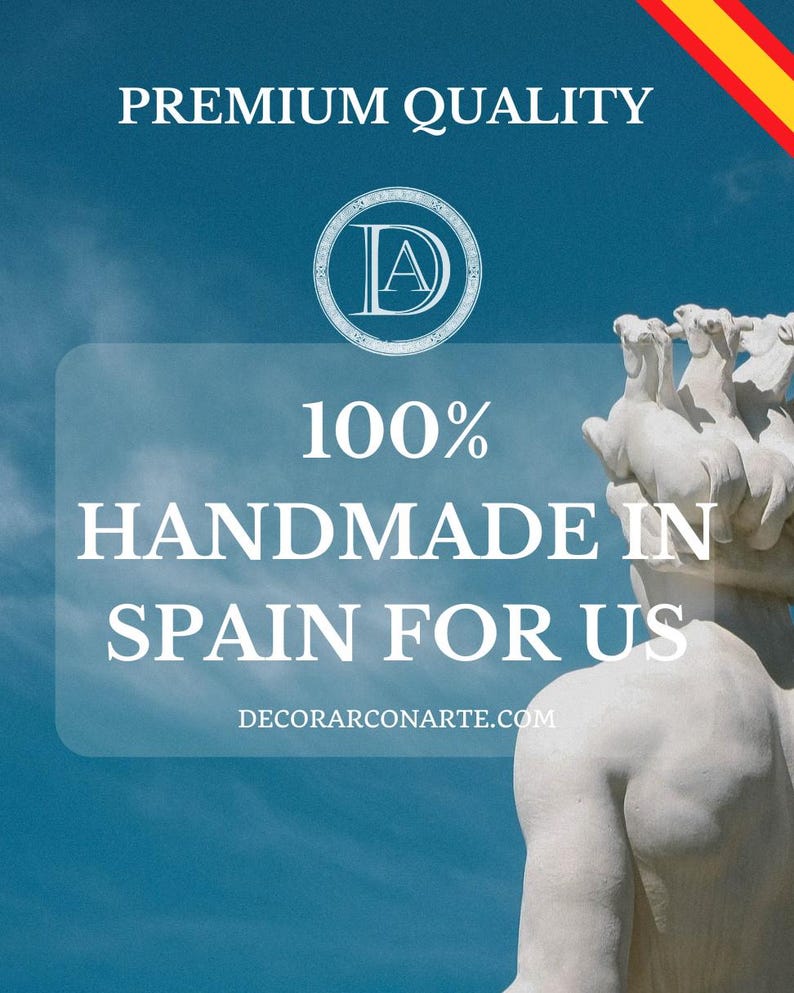 May include: A white statue of a man with a blue sky background. The statue is 100% handmade in Spain. The text "PREMIUM QUALITY" and "DECORARCONARTE.COM" are also visible in the image.