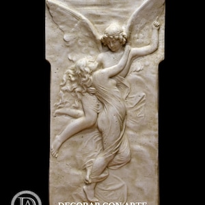 Eros e Psiche. 118 x 60 cm. Marmo modellato. Decorazione parietale. Terrazze e giardini. Arte neoclassica.