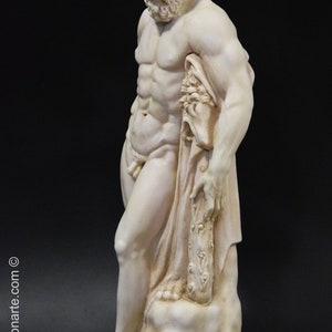 Sculptuur van Hercules Farnese. Gegoten marmer. 60 cm. Handgemaakt in Spanje. Neoklassieke oude kunst. Decoratie, tuin en cadeau. afbeelding 3