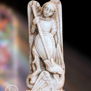Der heilige Erzengel Michael tötet den Teufel. 32 cm. Mit Kunst dekorieren. Geschenk für Christen. Geschenk für Katholiken. Christliche Dekoration.