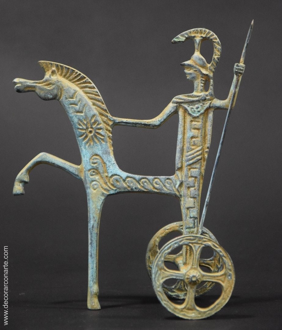 Athena in her chariot in cast bronze. 18 cm. Gift for her. Gift for fighters. Bronze gift. Decorate with art. bronze statue