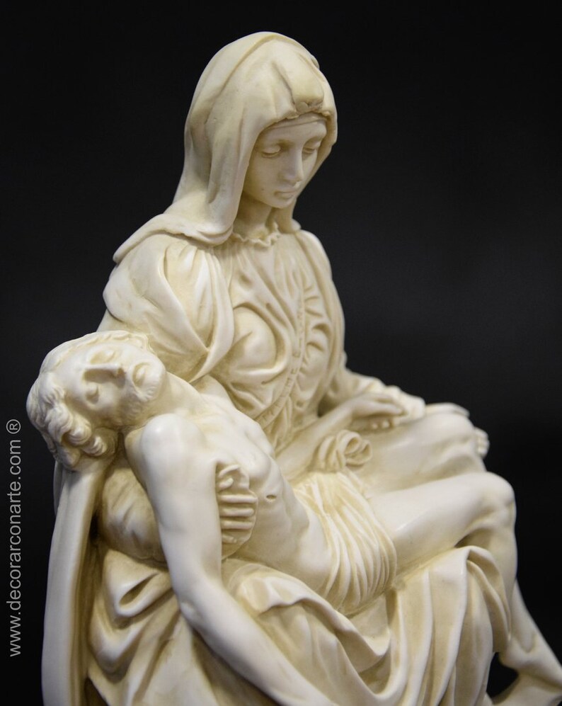 Figur von Michelangelos Pieta. Geformter Marmor. 25cm. Handgefertigt in Europa. Antike Kunst. Dekorations, Garten und Geschenkideen. Bild 5