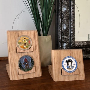 Geocoin Challenge Coin White Oak Tabletop Display