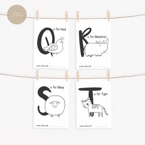 K&ouml;nnte beinhalten: Vier schwarz-wei&szlig;e druckbare Alphabet-Flashcards mit Illustrationen von einer Wachtel, einem Nashorn, einem Schaf und einem Tiger. Jede Karte zeigt einen Buchstaben und den Satz "is for" gefolgt vom Namen des Tieres. Der Text "made with love" erscheint am unteren Rand jeder Karte.