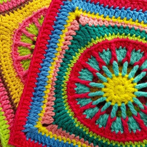 Winter Sun Granny Square Crochet Pattern (Digital Download)