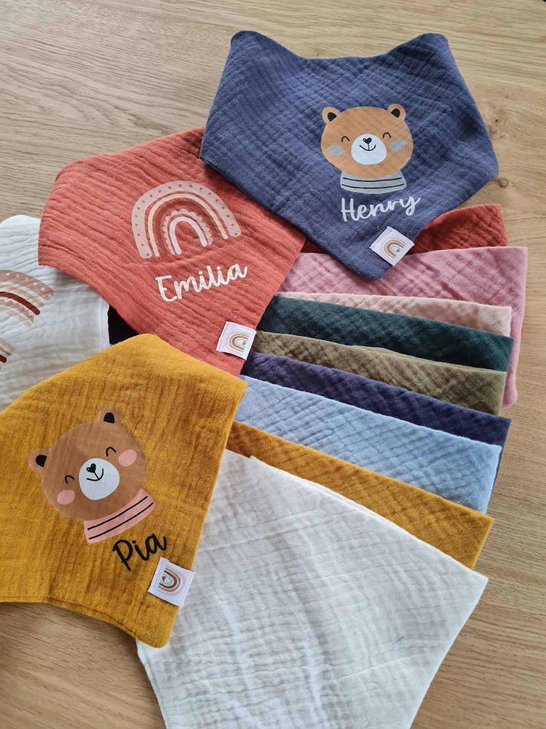 Halstuch personalisierbarMusselintuch mit NamenDreieckstuch Baby personalisiertSpucktuchKinderhalstuch Bio LätzchenMulltuchmit Namen Bild 1