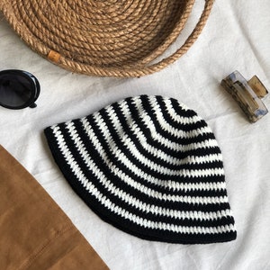 SOLO PATRÓN Patrón hecho a mano de gorro de pescador a rayas de crochet Cole por Ocavve