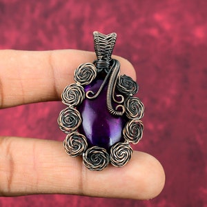 Colgante de labradorita de fuego morado, colgante envuelto en alambre de cobre, joyería de cobre hecha a mano, colgante de piedra preciosa impresionante, joyería de flores, regalos para mujeres