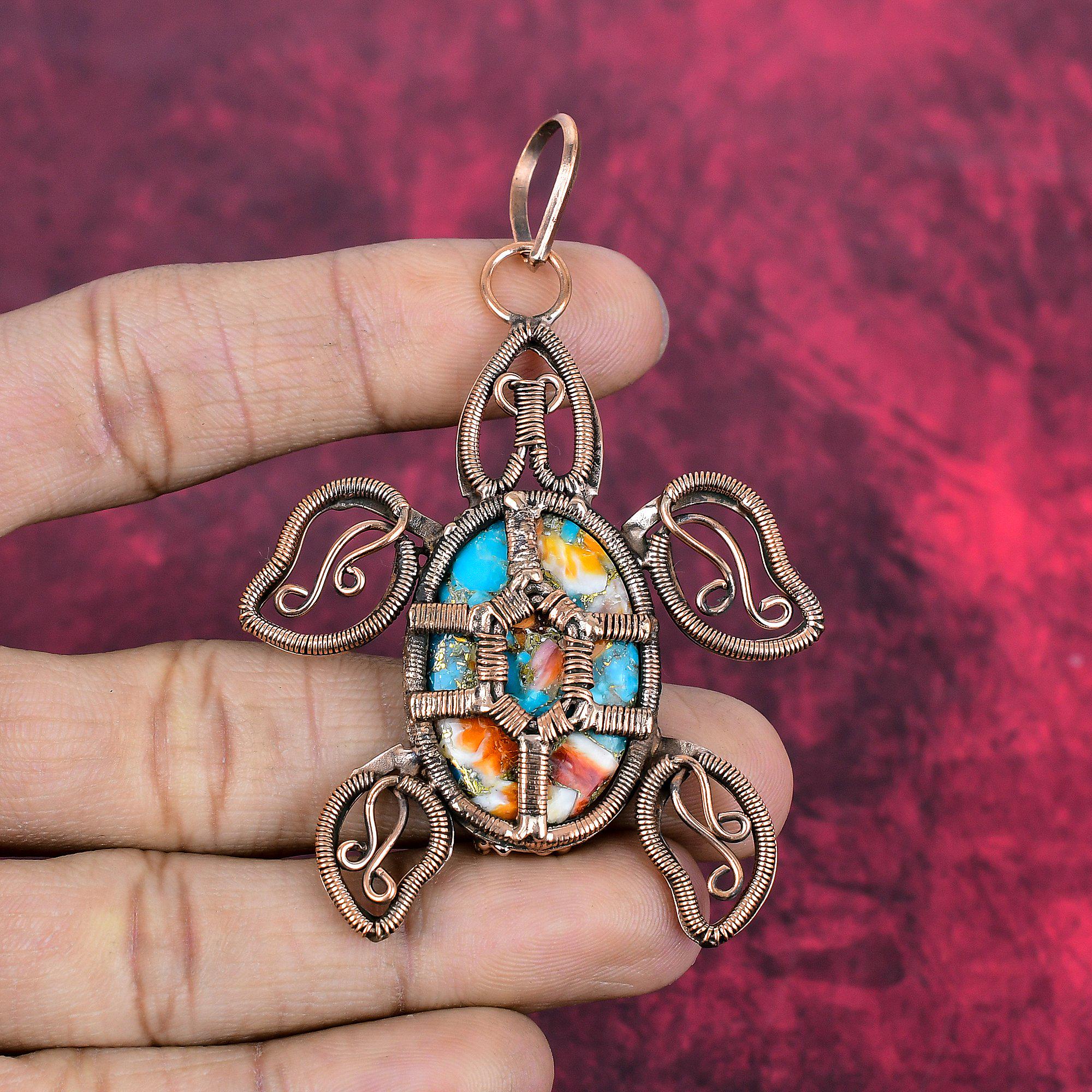 手作りの銅線で巻かれたスパイニーオイスターターコイズ亀ペンダント