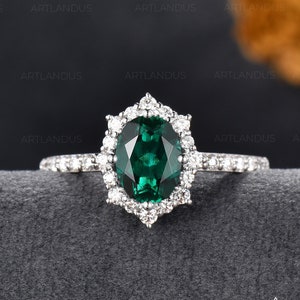 Oval Cut Emerald Engagement Ring Art Deco White Gold Moissanite/Diamond Halo Ring May Birthstone For Woman Anniversary Gift Half Eternity