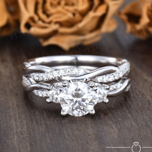 7mm Round Cut Moissanite Engagement Ring Set Woman Rose Gold Three Stone Bridal Set Infinity Twist Diamond Wedding Ring 2pcs Cluster Ring