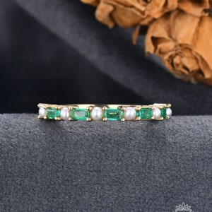Baguette Cut Emerald Wedding Band Yellow Gold Lab Emerald Bridal Ring Natural Pearl Art Deco Band Woman Delicate Dainty Promise Gift For Her