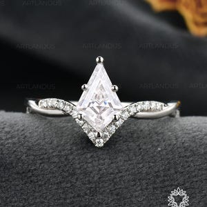 Kite Cut Moissanite Engagement Ring White Gold Women Infinity Ring Twisted Ring Unique Diamond Ring Vintage Wedding Ring V Shape Band