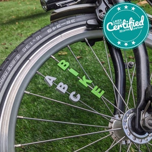 Decoração de raios de bicicleta: letras, números e símbolos em diversas cores! Acessórios para bicicletas, o presente perfeito para uma bicicleta nova.