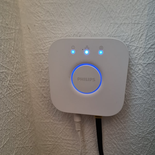 Philips Hue Bridge / Hub Wandhalterung zum Schrauben oder Kleben