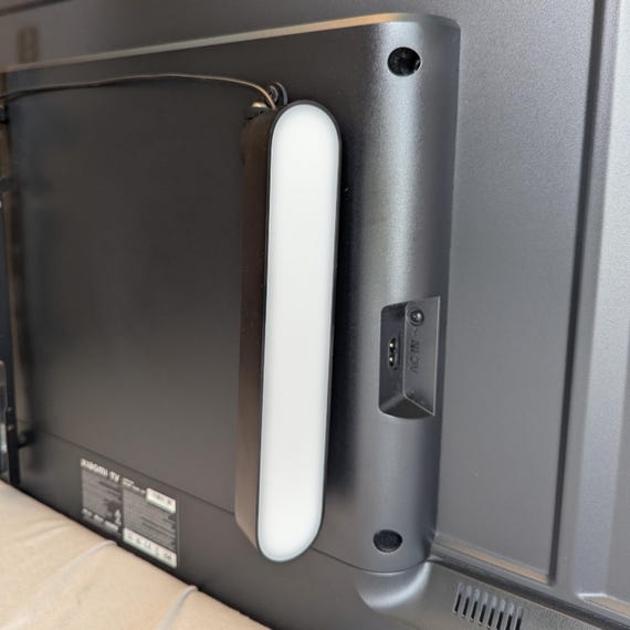 Vesa Halterung für die Philips Hue Play Bar. in jede Richtung frei ausrichtbar!