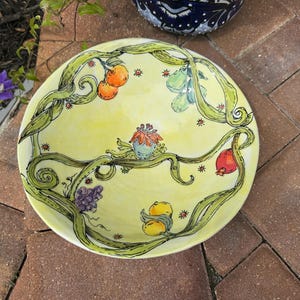 Gelbe Obstschale