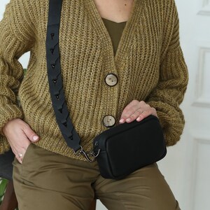 Bolso negro pequeño pero espacioso de piel auténtica y forro de algodón HOLLY