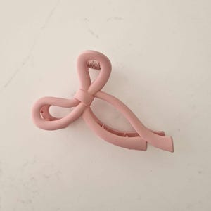 Bow shaped claw clip | Ribbon shaped claw grip | Hair Grip