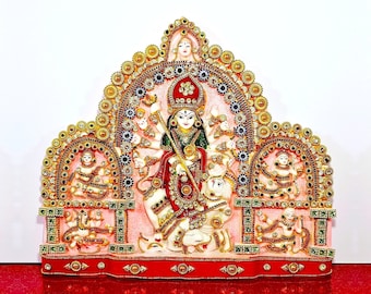 Sällsynt gudinna Durga med familj, stendekorerad staty