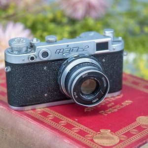 Macchina fotografica d'epoca sovietica URSS FED 2 non testata, obiettivo Industar-61 f 2,8/52 mm, con custodia originale in pelle marrone, pellicola retrò a telemetro da 35 mm