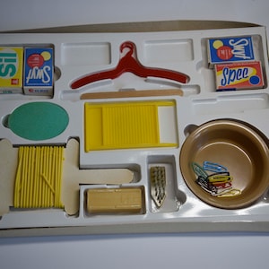 Retro DOLL HOUSE ACCESSORIES toy set - Ddr The Little Laundress (Die Kleine Wäscherin) - Piko Spielwaren - vintage toy