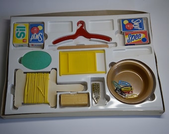 Retro DOLL HOUSE ACCESSORIES toy set - Ddr The Little Laundress (Die Kleine Wäscherin) - Piko Spielwaren - vintage toy