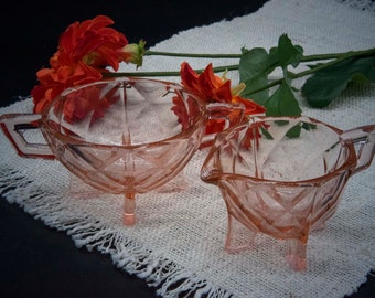 Lattiera e zuccheriera in vetro rosa vintage Depression – Stoviglie URSS