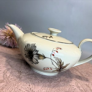 Vintage teapot, PT Bavaria Tirschenreuth Germany porcelain fine china, Kettle with floral decor - antique 1940s