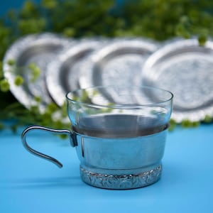 Vintage Teetasse & Untertassen Set - Türkische Teegläser Set - Mid Century Retro-Dekor, dunkles Glas, Vintage Glaswaren