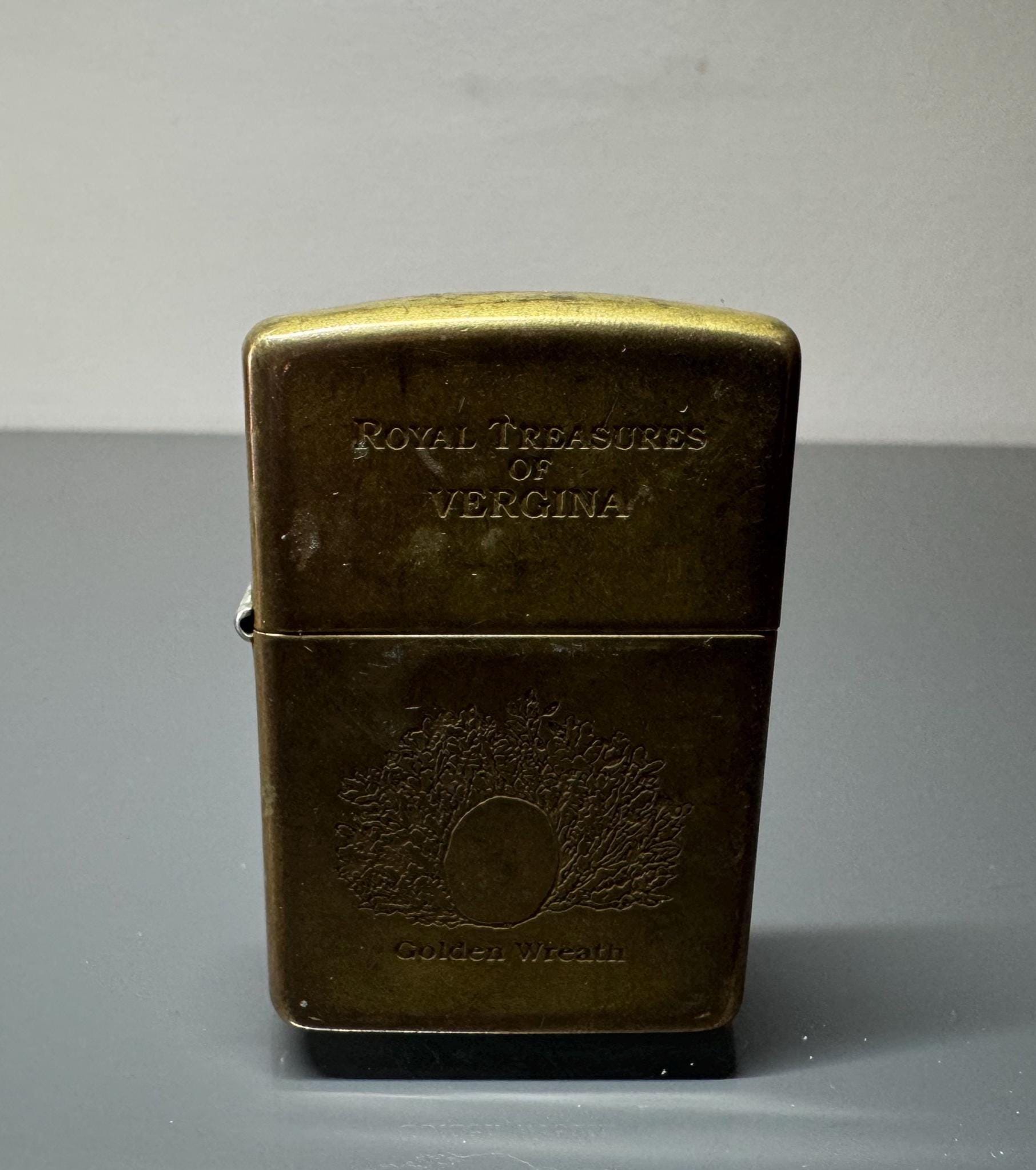 Zippo Accendino In Ottone Spazzolato Con Simbolo Vergine - Regalo Unico Con Garanzia A Vita, Ricaricabile E Antivento (Made In USA)