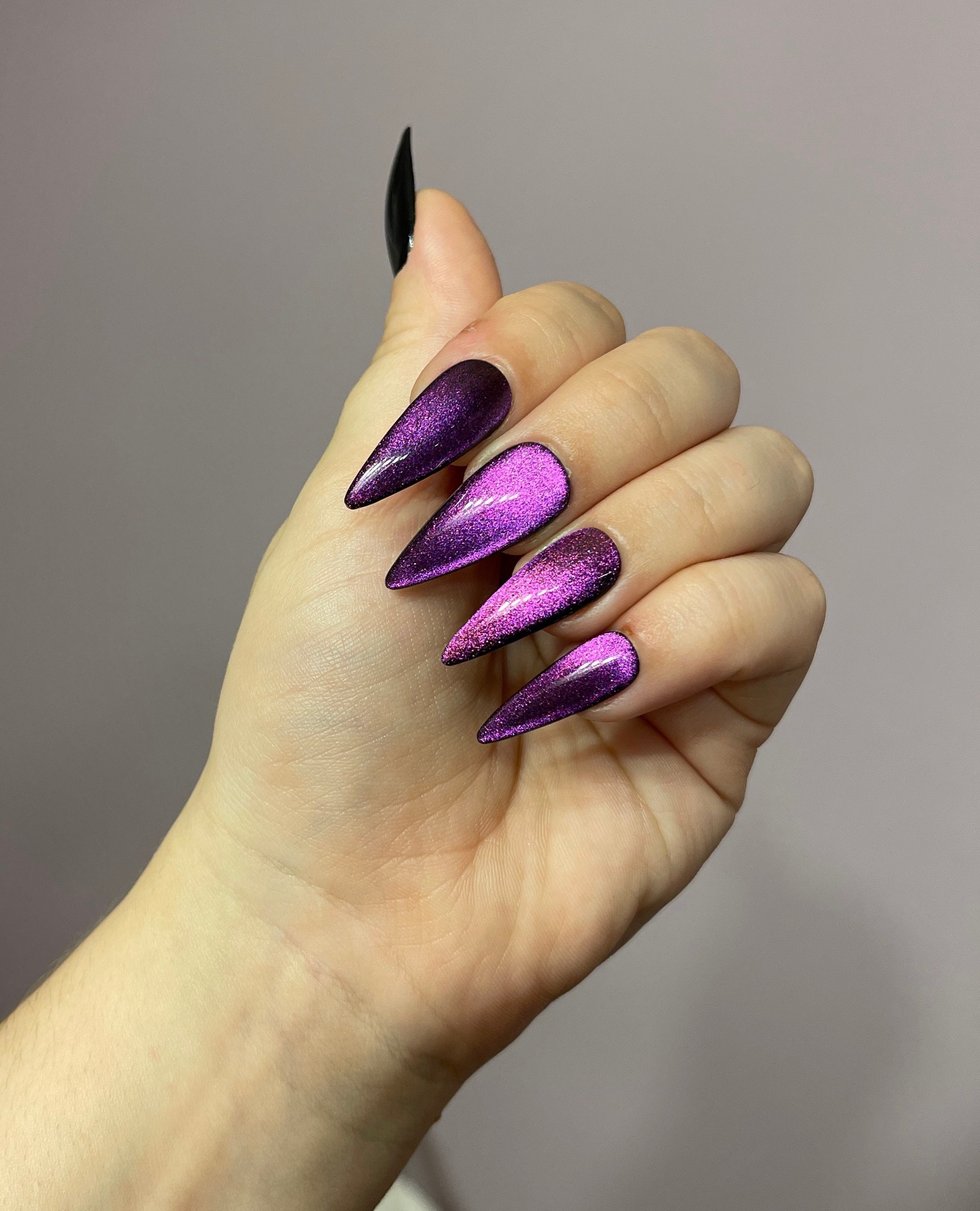 Cat Stiletto Nail 