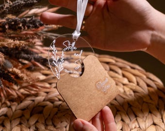 Personalized Acrylic Christmas Ornament: Engraved Festive Tree Decor