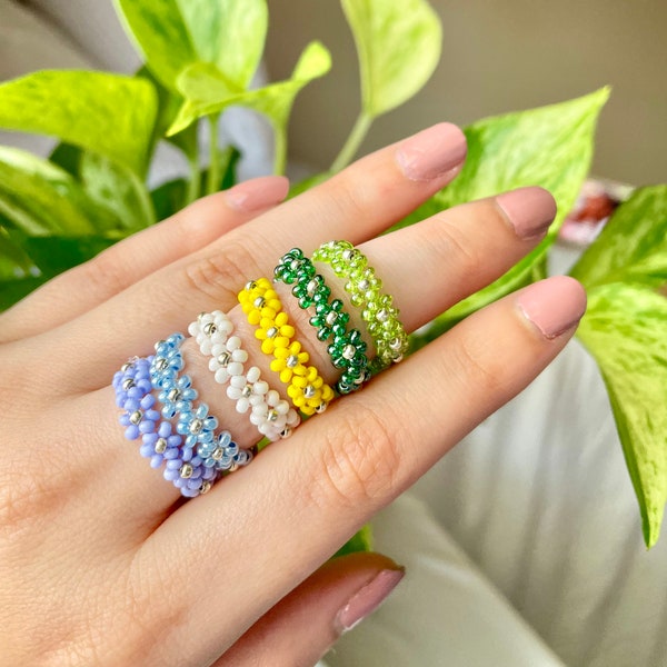 Daisy Seed Bead Ring| Daisy Flower Bead Ring| Stretchy Ring