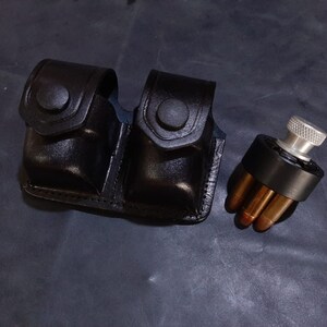 thumbnail image 2 of K003-SW Leather Double Speedloader Carrier For Smith & Wesson Revolvers - Handmade 2 of 6
