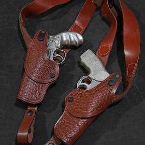 Coldre de ombro K068-R para duas armas, compatível com revólveres calibre .357 Magnum e similares com cano de 6 polegadas, para destros.
