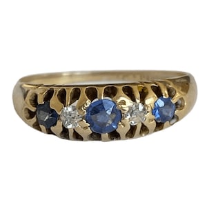 Antique Victorian Sapphire and Diamond Ring - 18ct Gold