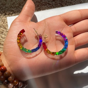 Pendientes de resina arcoíris, pendientes de orgullo, pendientes de arcoíris coloridos