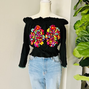 Blusa mexicana artesanal “Kabah”/Blusa para mujer hecha en México/Blusa bordada para mujer/Mexican blouse for women